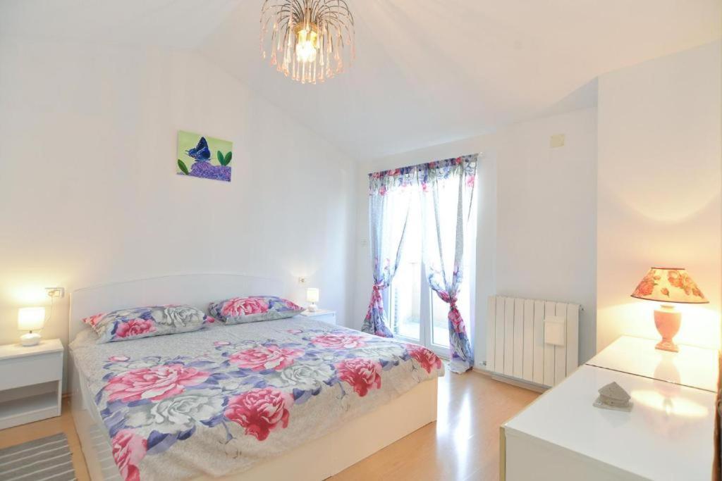 Apartman Eda Pula Exterior photo