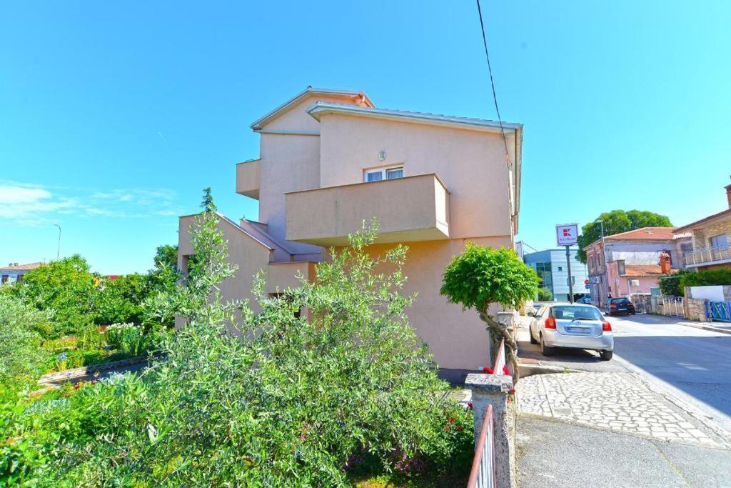 Apartman Eda Pula Exterior photo
